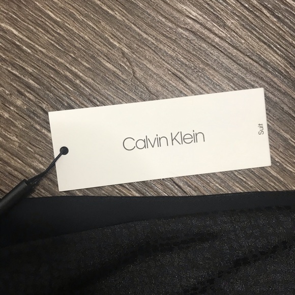 SOLD ✨ Calvin Klein Snake Print Shine Tank Top - Picture 2 of 10